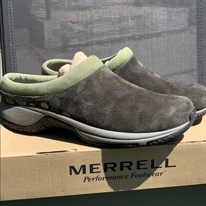 BRAND NEW IN BOX Merrell’s !!
